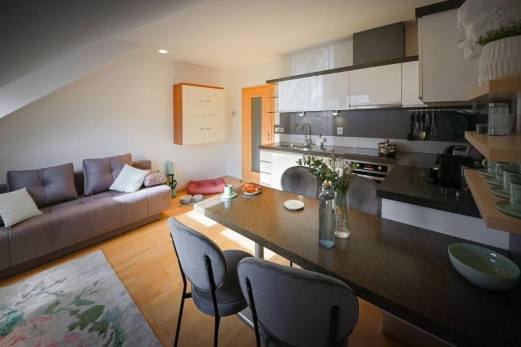 Ferienwohnung V Centru Deni Olmütz Exterior foto